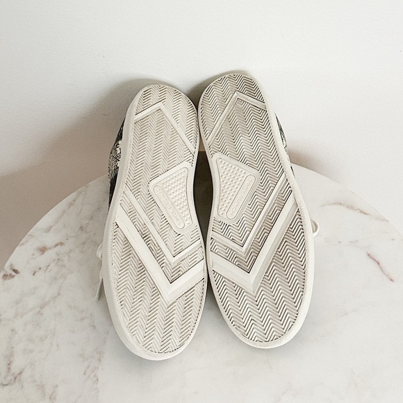 Tory Burch Howell Court Sneaker BLACK/WHITE Printed Leather Size 9 Worn Once - Picture 9 of 9